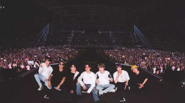 ‘The Wings’ tour (2017)