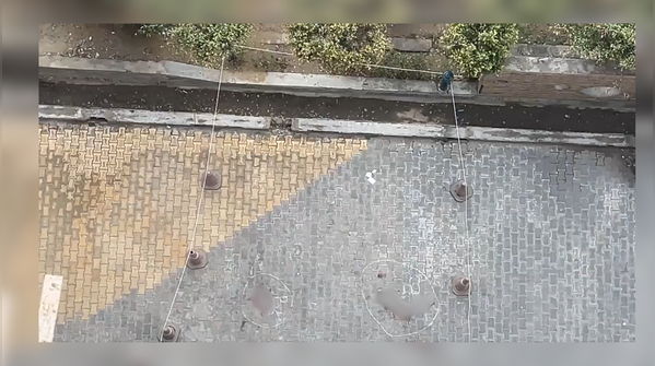 Three Minor Sisters Die in Fall from 9th Floor