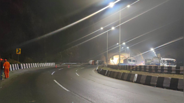 Gas Tanker Overturned Near Adoshi Tunnel