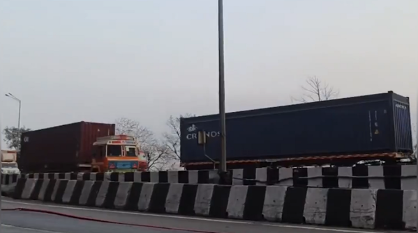 Temporary Diversion to Pune-Bound Lane Failed