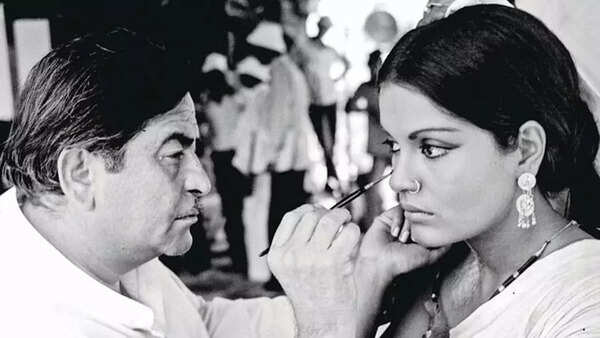 Zeenat Aman Images