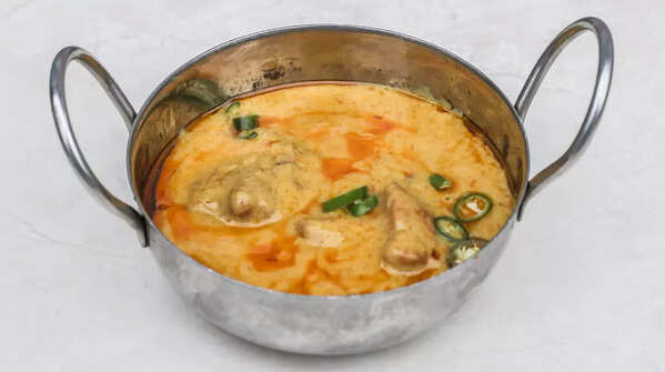 Punjabi Kadhi Pakora