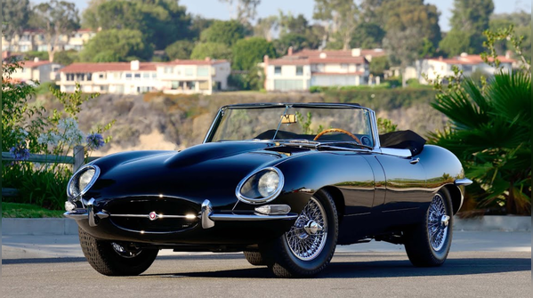 A 1960s sports car that redefined beauty