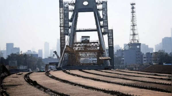 Byculla Cable-Stayed Bridge Nears Finish Line