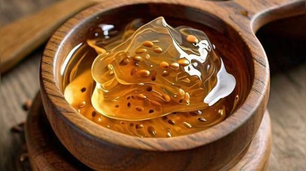 Flaxseed and essential oil