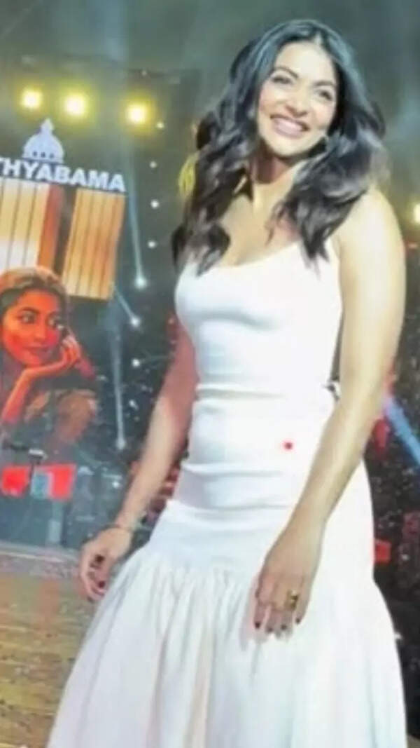 Pooja Hegde Photos