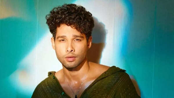Siddhant Chaturvedi Images