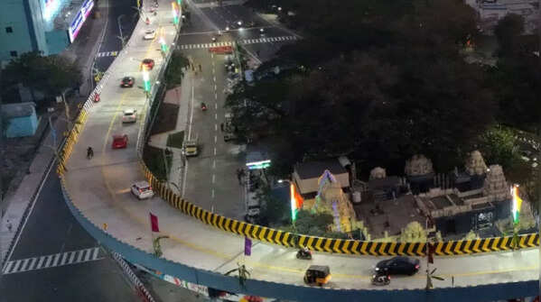 Smooth ride on flyover, chaos below