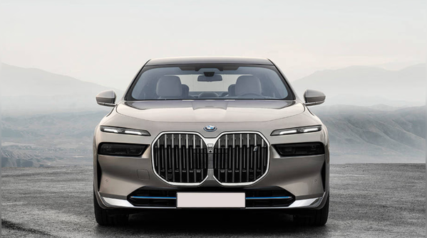 BMW i7: Futuristic luxury meets electric silence