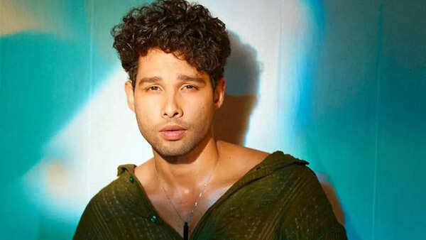 Siddhant Chaturvedi Photos