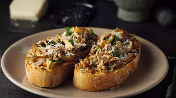 Cheesy Mushroom Toast