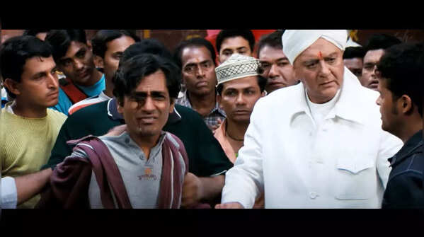 ‘Munna Bhai M.B.B.S.’ (2003)