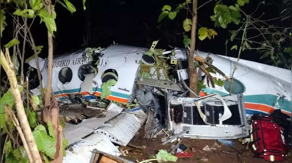 Seven killed, including patient and family