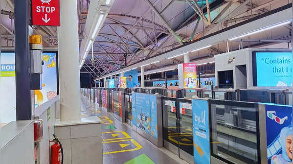 No eating or drinking on MRT trains and stations