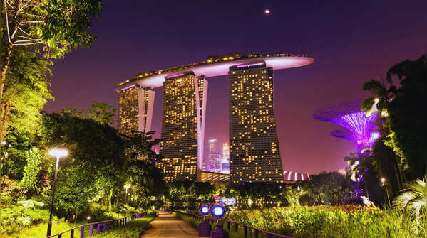 Travelling to Singapore? What tourists should never do in the ‘Fine City’