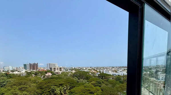 Glass gallery & open terrace views