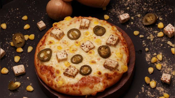 Paneer onion jalapeño margarita pizza