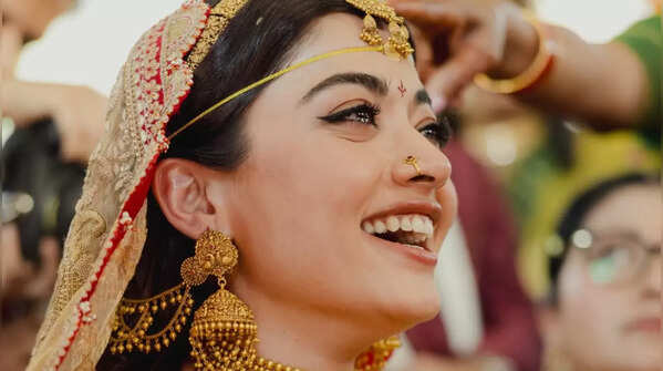 Soft beauty and timeless bridal styling