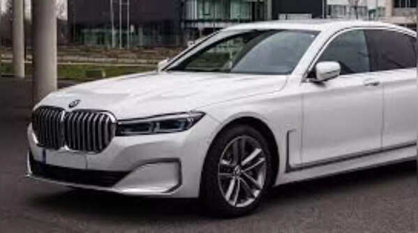 BMW i7