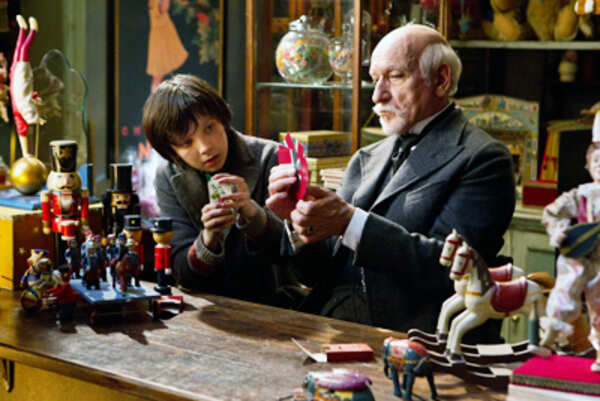 Asa Butterfield Images