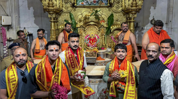 Team India visits Siddhivinayak Temple before T20 World Cup 2026 semifinal