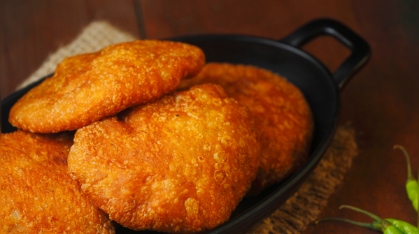 Kachori with chutney