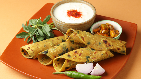 Thepla with yoghurt and pickle