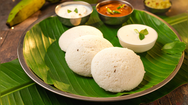 Idli with coconut chutney and sambar