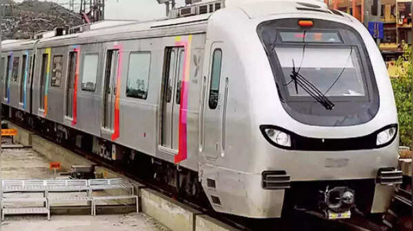 Major interchange at Dharavi with Metro line 3