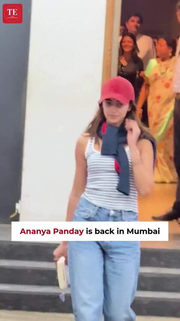 Aditya Roy Kapur Returns To Mumbai, Greets Paparazzi With Charm And Smile