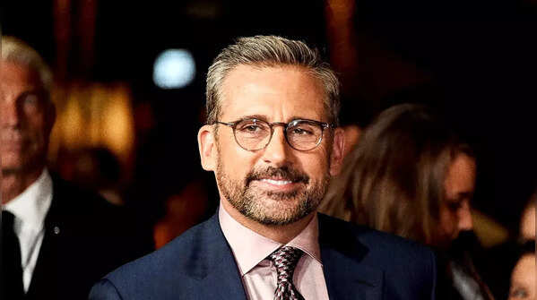 Steve Carell (Michael)