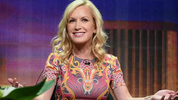 Angela Kinsey Photos
