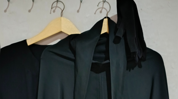 The idea behind black clothing