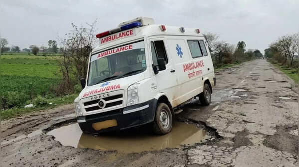 Ambulance journey on pothole-ridden NH-74