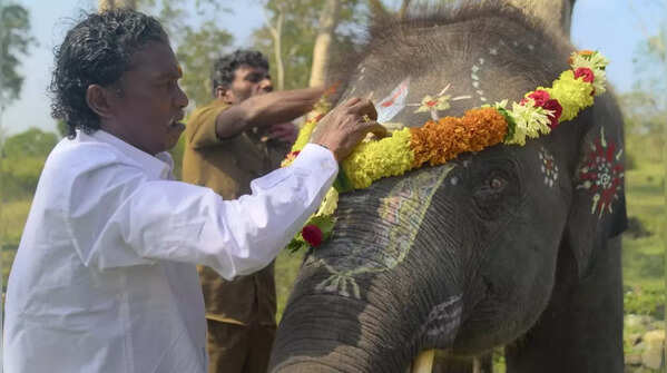 ‘The Elephant Whisperers’ (2022)