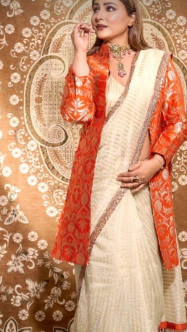 Hina Khan Pictures