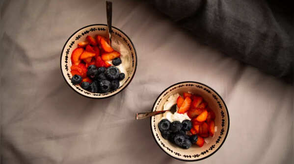 Greek Yogurt Fruit Bowl