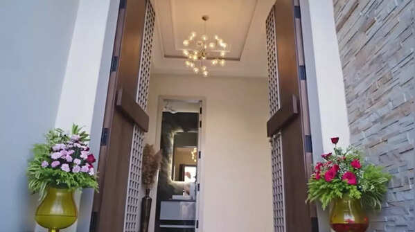 Entrance<u></u>