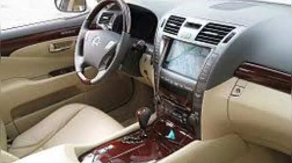 Lexus LS