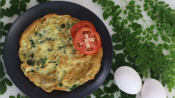 Moringa omelette