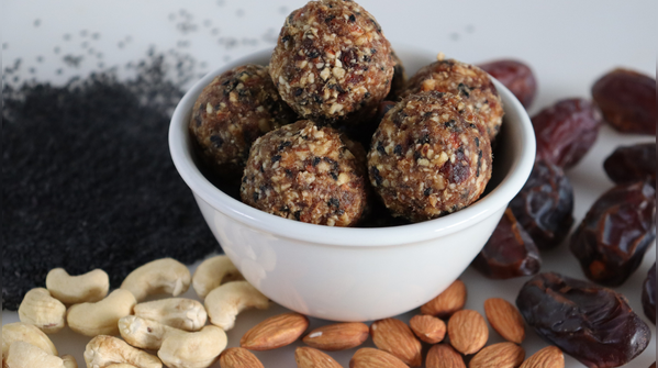 Dates and nut laddoos