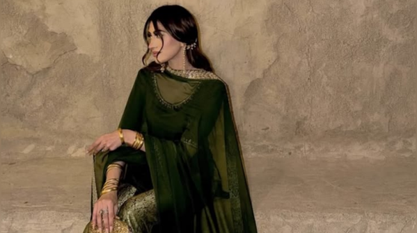 A wearable map of Indian weaves