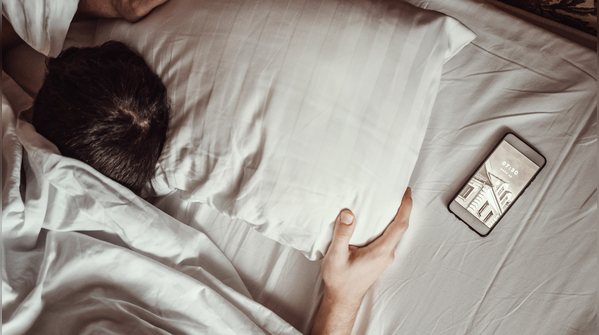 Why screens and TVs quietly disturb sleep