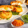 Article image for: <i class="tbold">vada pav</i>