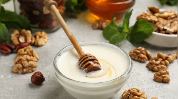 Greek-style yoghurt or thick curd