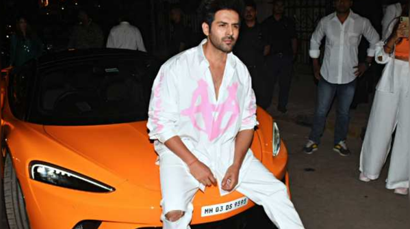 Kartik Aaryan - McLaren GT