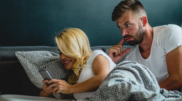 Are you dating a micro-cheater? Signs you should not ignore