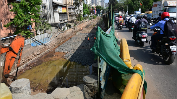 Widening work underway at Tilak flyover