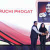 Article image for: <i class="tbold">Pawan Kumar</i> Singh and Sardar Singh present the Shooting (Female) Award to Suruchi Phogat at #TOISA2025