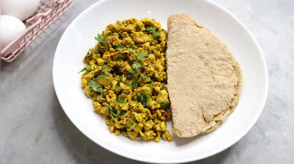 Masala Egg Bhurji with Roti